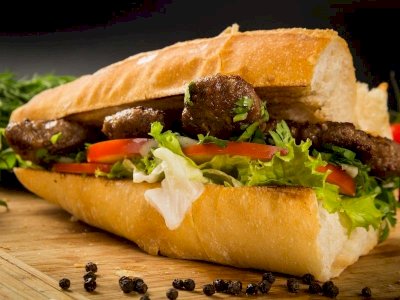 ÇEYREK EKMEK ARASI KÖFTE